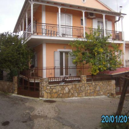 George'S House Apartment Agios Matthaios  Exterior photo